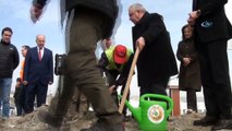 'Şehitler için bir fidan da sen dik' projesi kapsamında 250 fidan toprakla buluştu