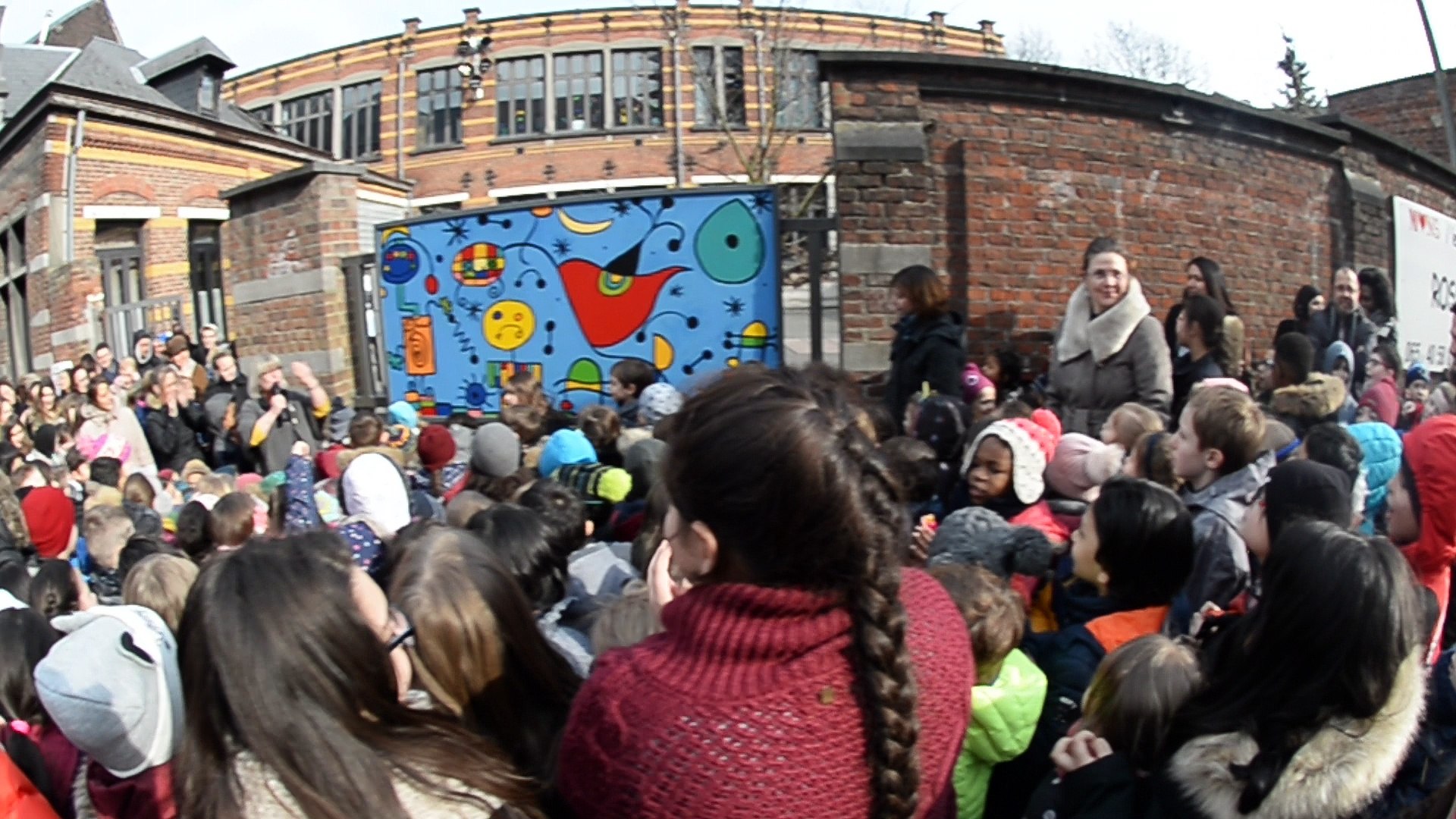 Mons L Ecole Du Rossignol Inaugure Une Nouvelle Fresque Video Eric Ghislain Video Dailymotion