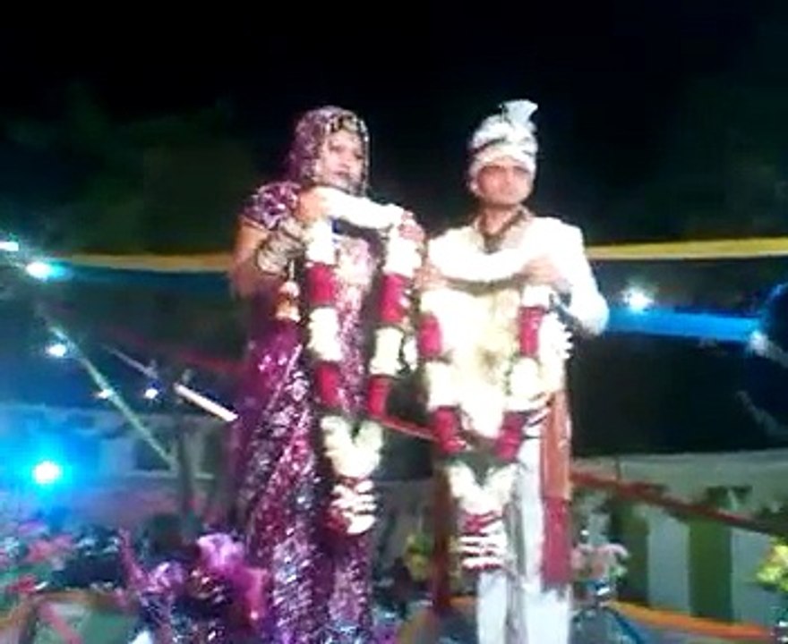 dulha kay sath kia hau