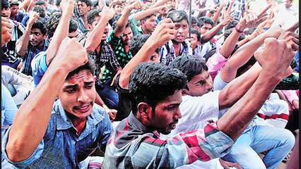 रेलवे में नौकरी की मांग को लेकर छात्रों का प्रदर्शन, रेल-सेवा ठप