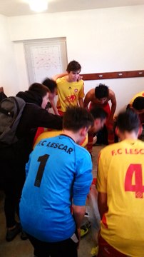 LE CRI DE JOIE DES U17 APRES LA VICTOIRE CONTRE MAULEON