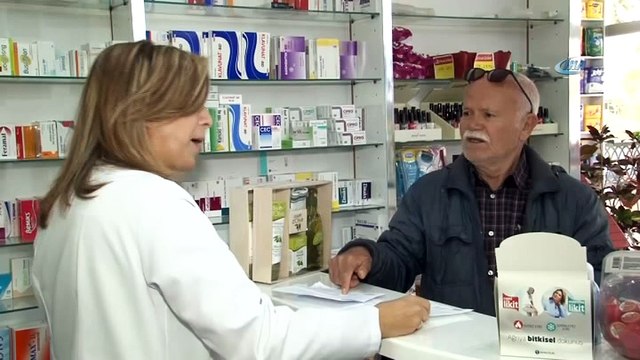 Herkes onu yabancı sanıyor...O dudak okuyarak konuşup şifa dağıtıyor