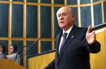 Bahçeli'nin MYK'da Yer Vermediği Başkan Yardımcısı Şefkat Çetin, Twitter'dan Ayrılık Sinyali Verdi