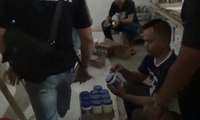 Polisi Grebek Gudang Penyimpanan Makanan Kedaluwarsa