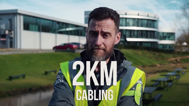 VÍDEO: ¿Qué llevan junto a los coches de F1 a cada carrera?