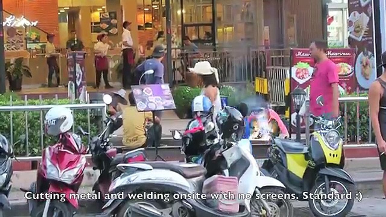 Pattaya Beach Road and the Dodgy Chicane - Vlog 121