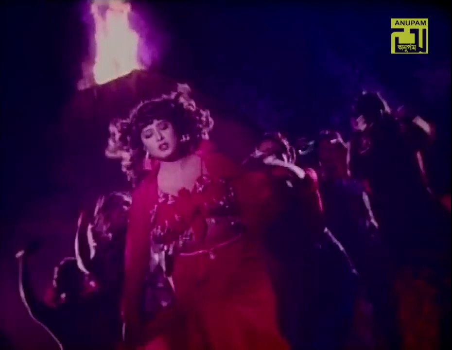 আমি নই মেইড ইন ইন্ডিয়া [মিস্‌ ডায়না] Ami Noi Made In India । Bangla Movie Song - Moushumi