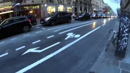 Embrouille sur une piste cyclable