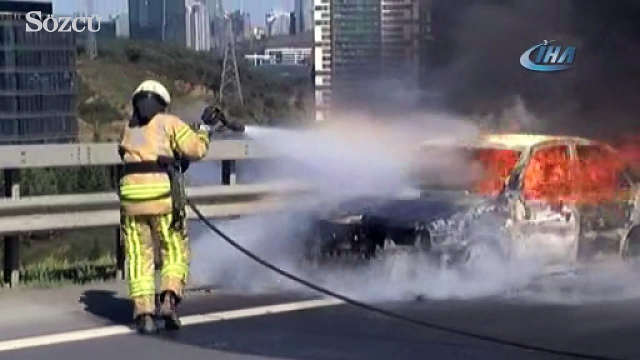 TEM Otoyolu’nda otomobil alev alev yandı