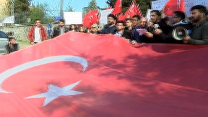 - Şehitler için lokum dağıtmak isterken saldırıya uğrayan üniversite öğrencilerinden açıklama