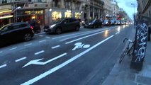Cyclistes vs Scootéristes sur une piste cyclable à Paris