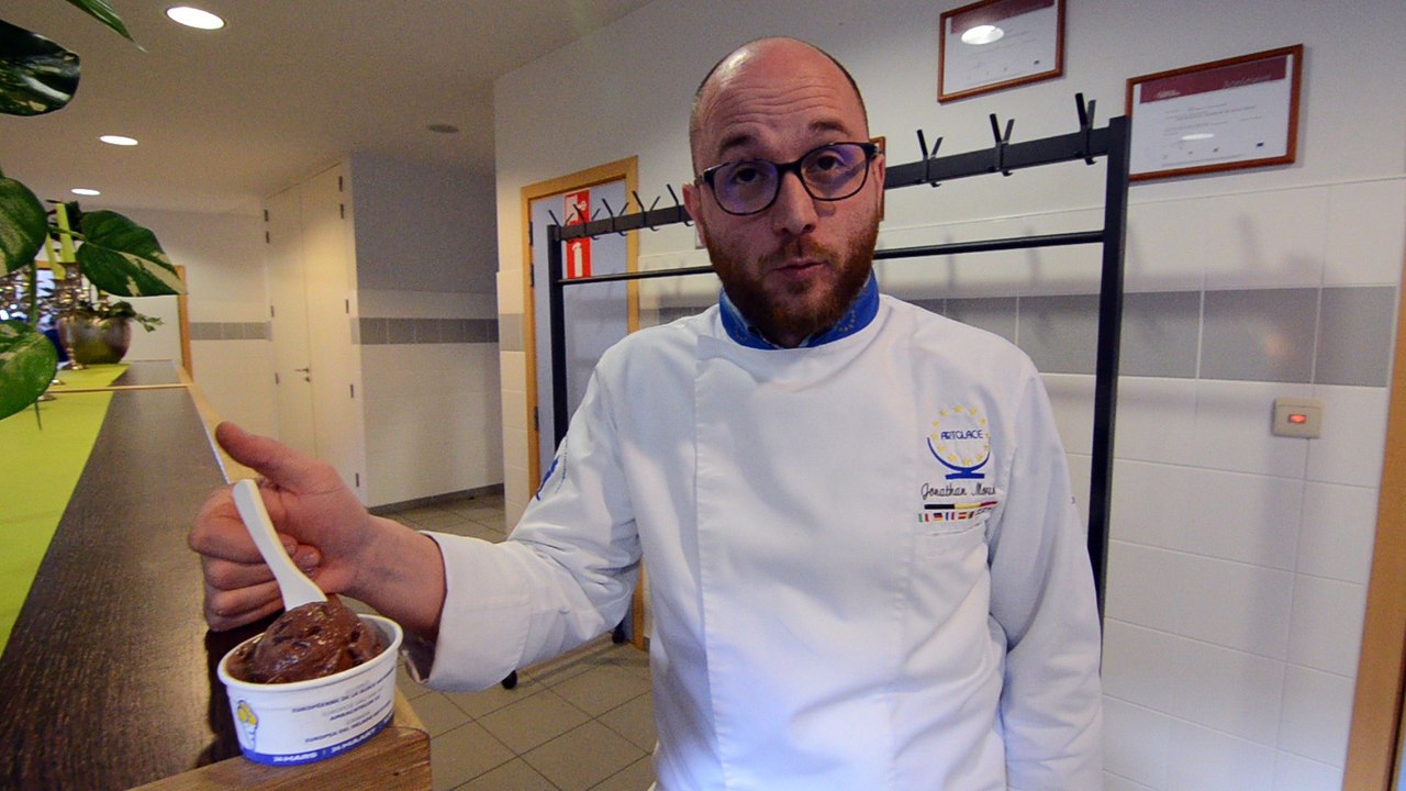 Jonathan Morabito parle de la Black Forest, glace allemande élaborée dans le cadre de la journée européenne de la glace