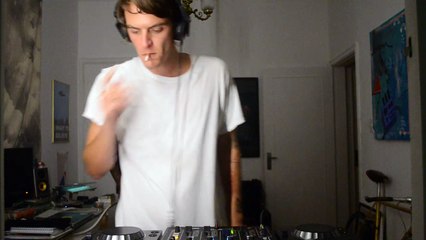 Caetano DJ Set - Quarto/Fresta
