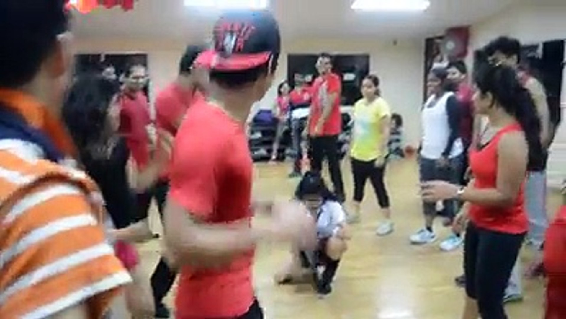 Sexy Girls Dance with boys