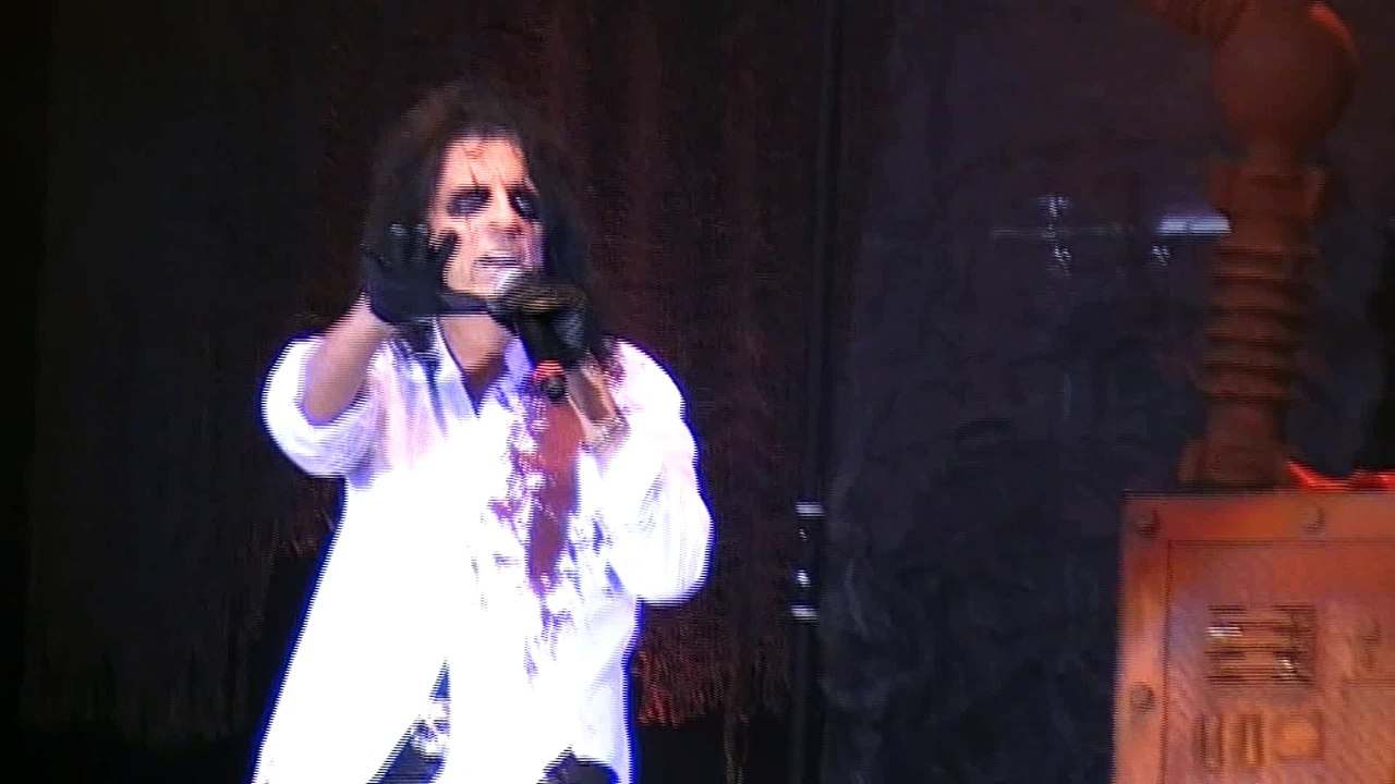 Alice Cooper - only women bleed