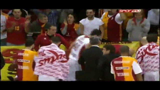 galatasaray taraftarından muhteşem gençlik marşı