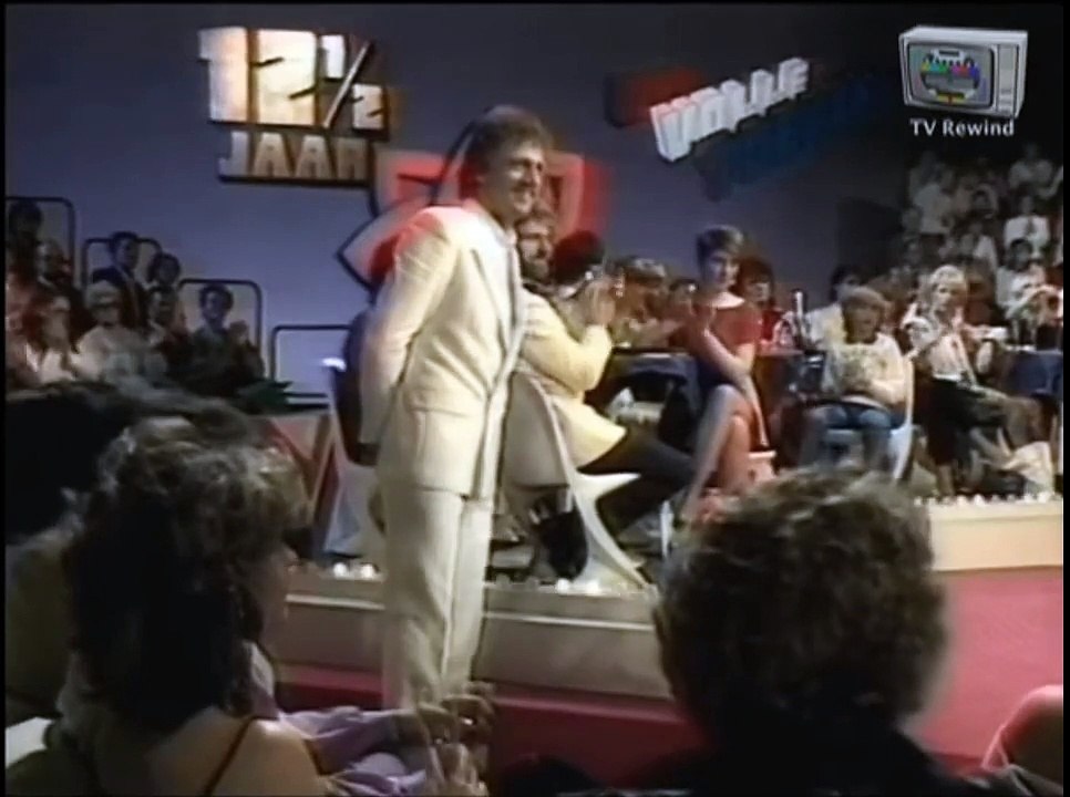 Alexander Curly - Guus Kom Naar Huus. In TV SHOW OP VOLLE TOEREN / AT FULL SPEED BY AVRO - TROS INCORPORATED LTD.