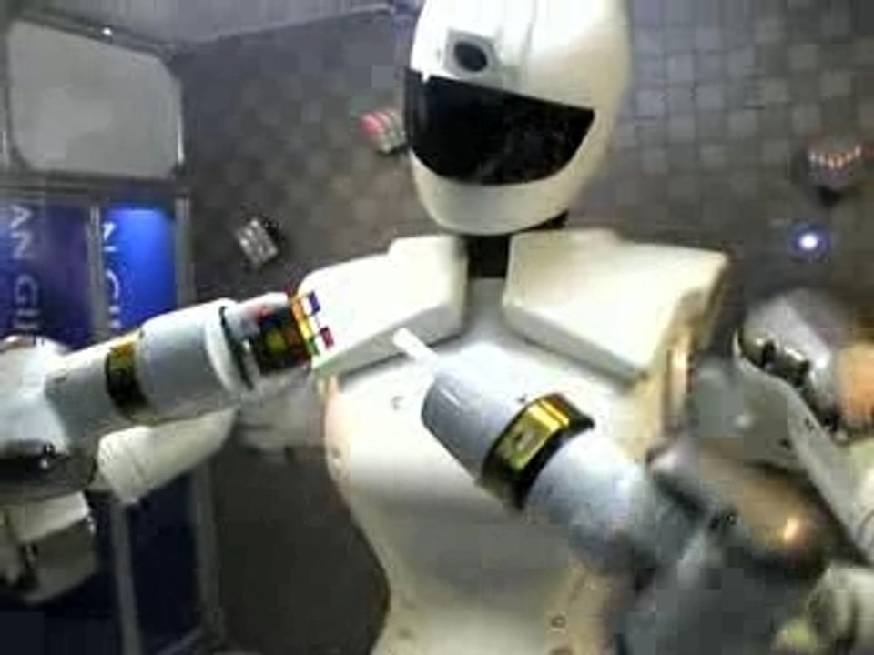 amazing cube robot...