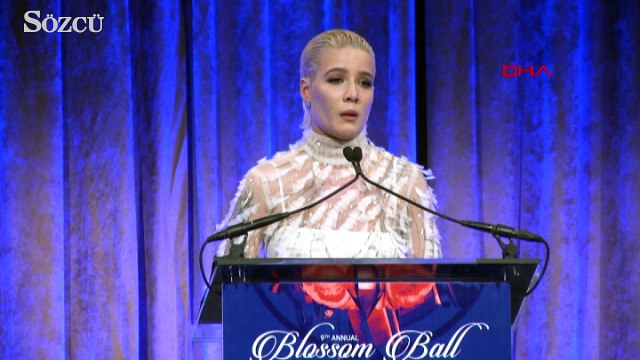 Amerikalı ünlü şarkıcı göz yaşlarını tutamadı