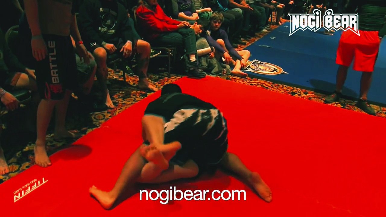 GIRLS GRAPPLING Female vs Male Grappling! Danielle Kelly vs Brandon Napier REMASTERED Classic