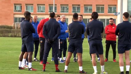 Sumudica: “Kötü bir dönemden geçiyoruz”