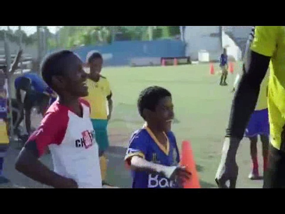 [636x360] VÍDEO Usain Bolt já marca e de cabeça  Maisfutebol.iol.pt