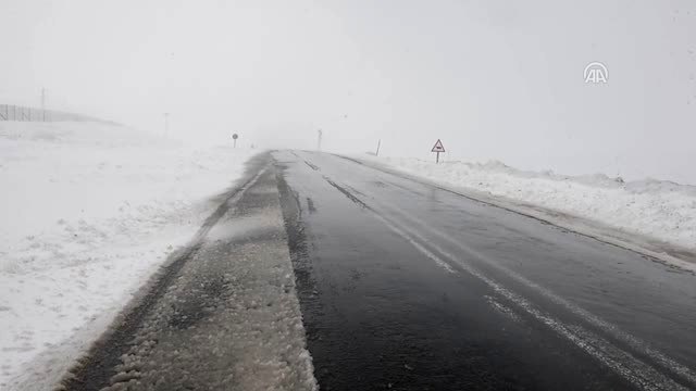 Martta Yağan Kar Ulaşımı Aksattı