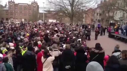 1.500 enfants chantent ensemble contre le racisme