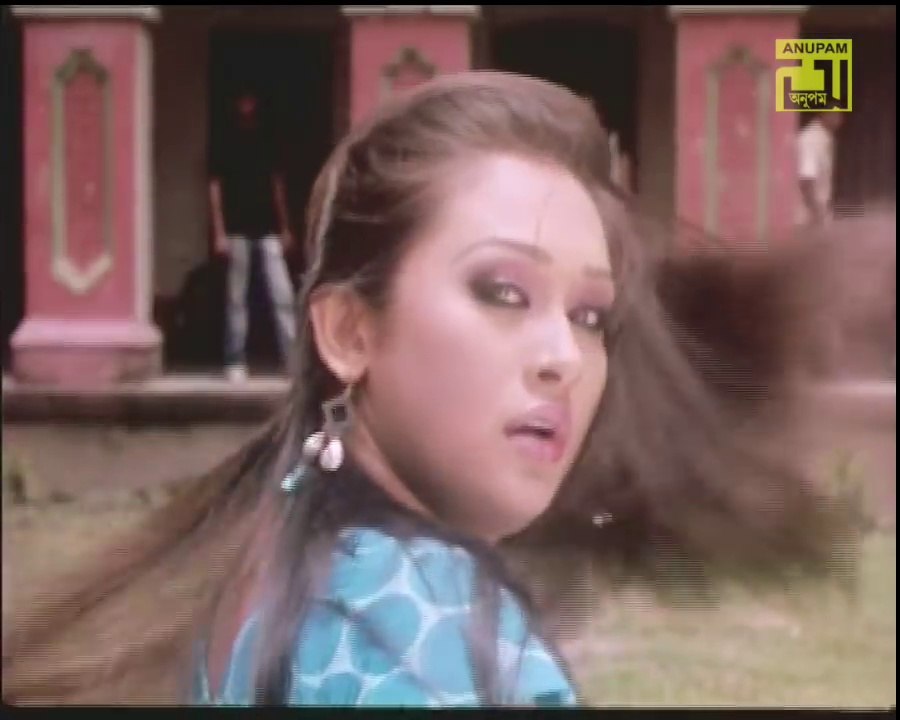বাক বাকুম পায়রা [বিয়ে বাড়ী] Bak Bakum Payra । Bangla Movie Song -Shakib Khan, Rumana