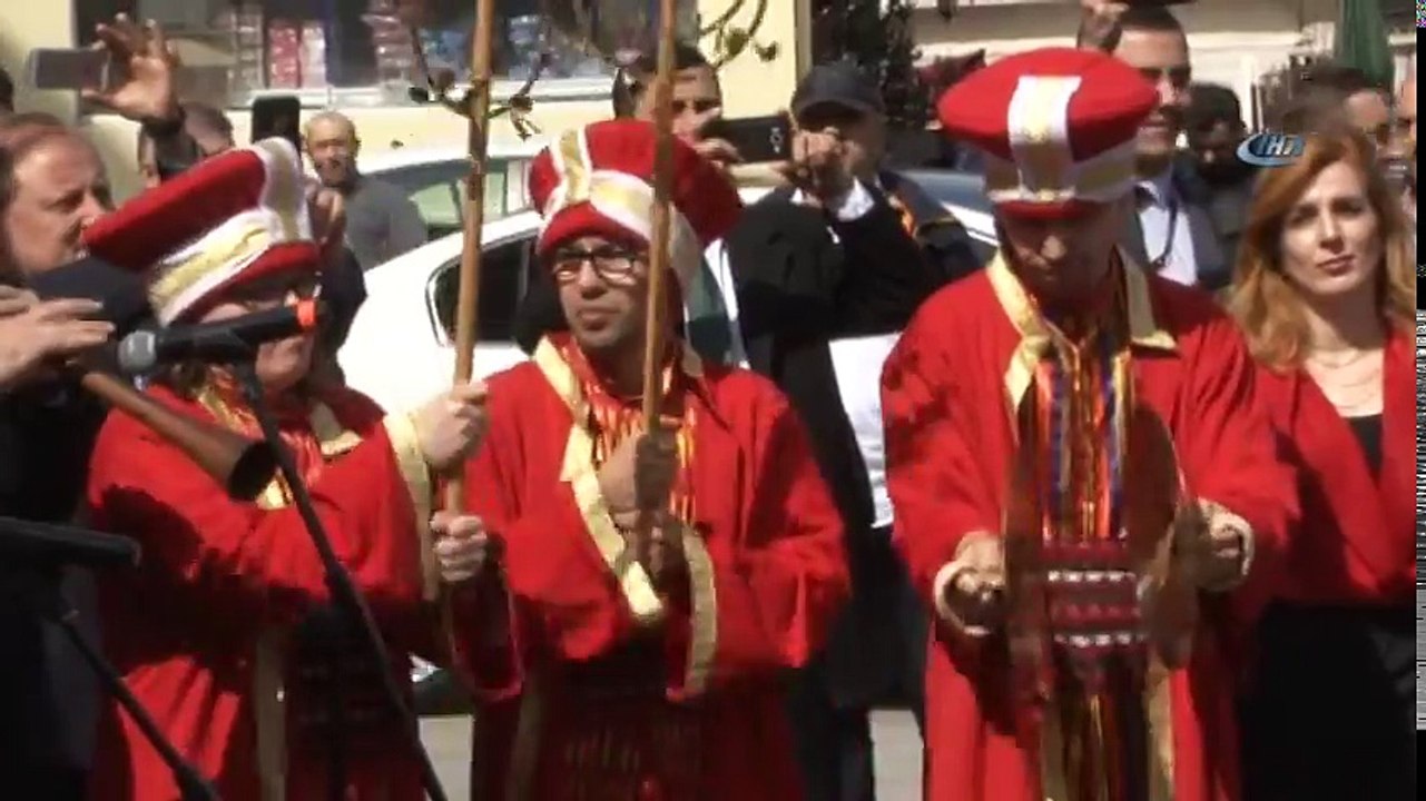 Arda Turan ve Emre Belözoğlu Down Sendromlu Çocuklarla Pasta Yaptı