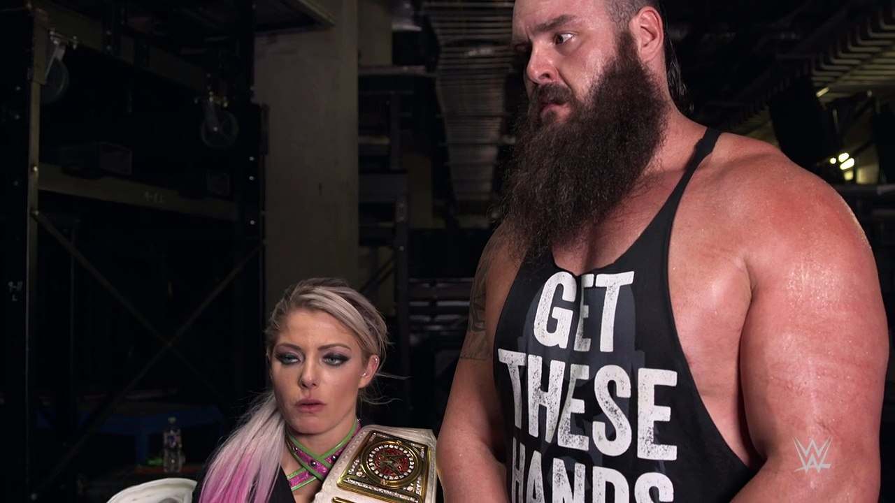 Braun Strowman almost kiss Alexa Bliss