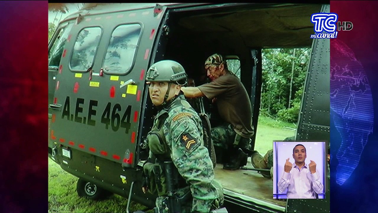 Familiares de militares fallecidos en Esmeraldas esperan arribo de cadáveres en Guayaquil