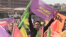 Cientos de miles de kurdos celebran Newroz bajo medidas policiales