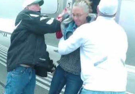 Passengers Ordered Off Aircraft Filled With Smoke in British Columbia