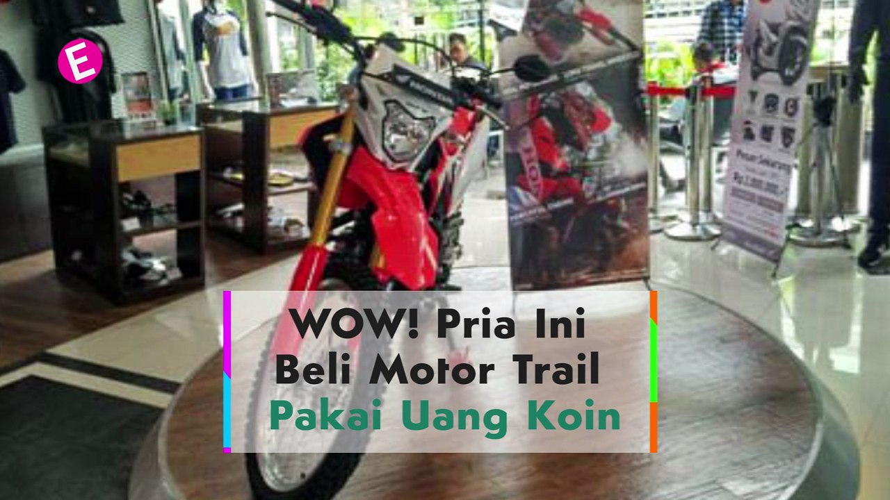 Wow! Pria Ini Beli Motor Trail Pakai Uang Koin