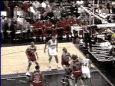 NBA BASKETBALL :Allen Iverson cross over on Michael Jordan