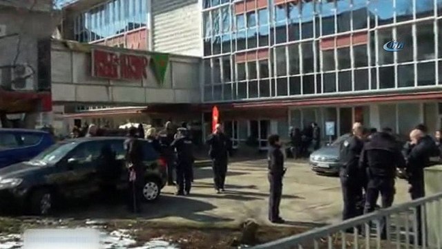 - Almanya’da PYD/PKK yandaşları Sosyal Demokrat Parti merkezine saldırı