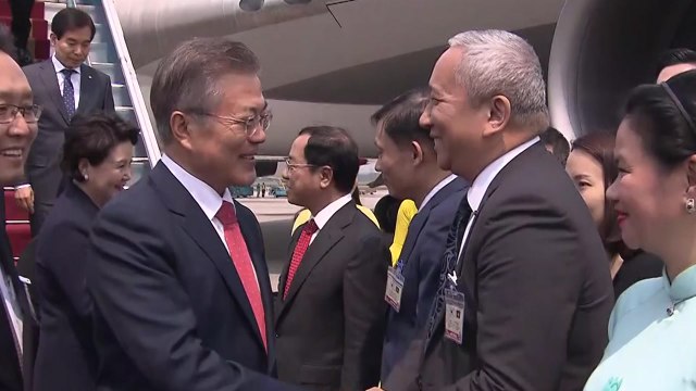 문 대통령, 베트남 하노이 도착...2박3일 국빈방문 돌입 / YTN