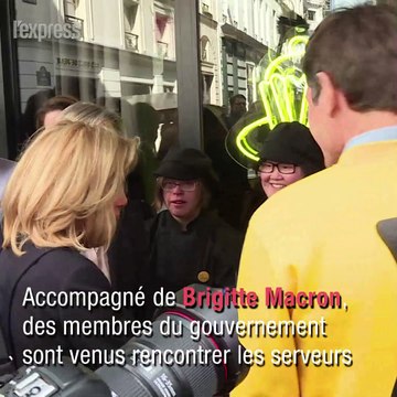 À Paris, un café tenu par des serveurs trisomiques et autistes inauguré