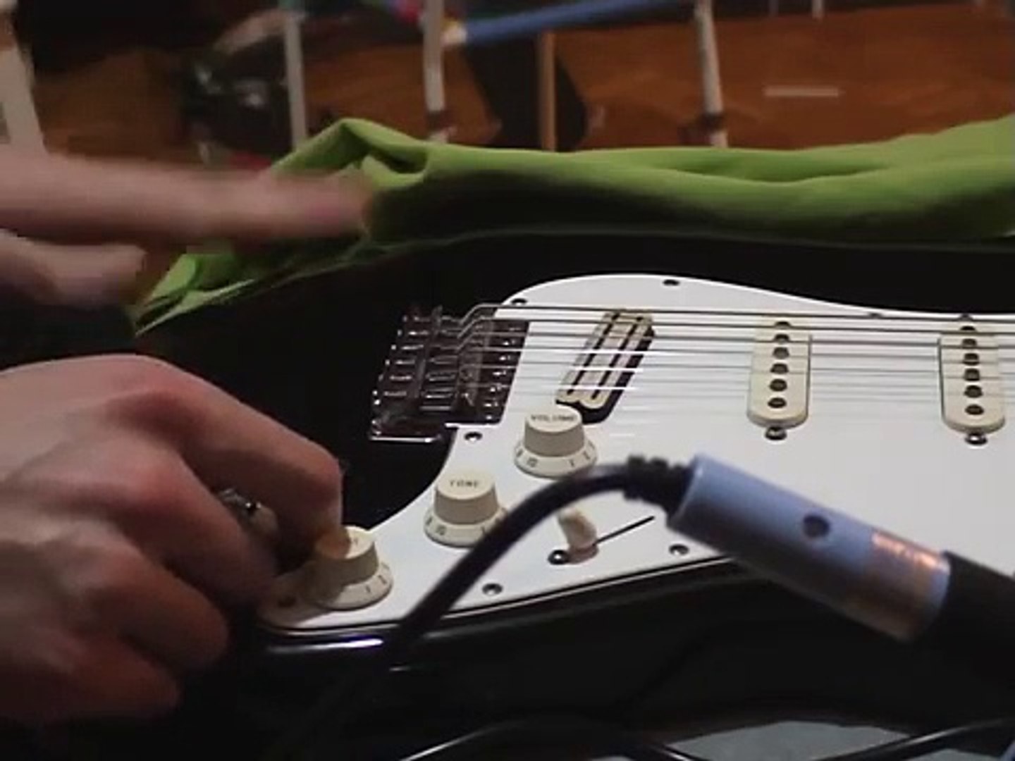 Souder le jack d'une basse ou d'une guitare électrique - Audiofanzine