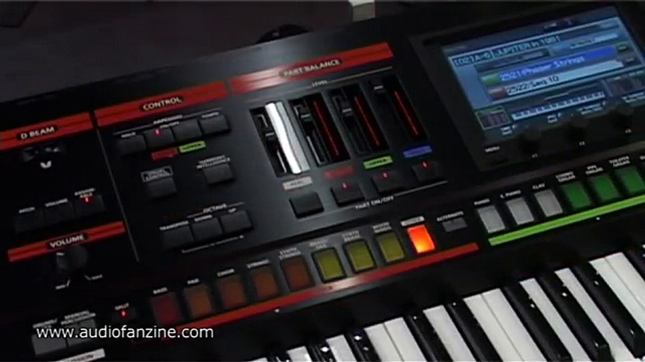 ROLAND JUPITER 80 video demo [Musikmesse 2011]