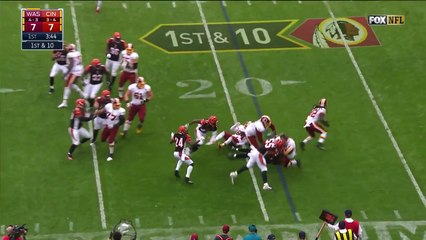 2016 - Robert Kelley bounces out for 7 yard gain