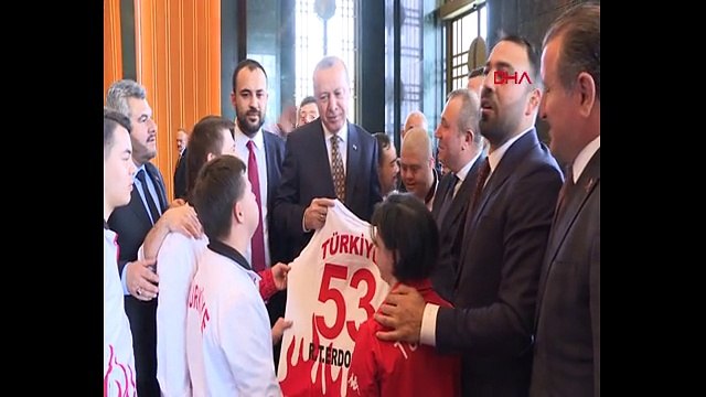 Cumhurbaşkanı Recep Tayyip Erdoğan, Down Sendromlu Özel Sporcular Futsal Milli Takımını kabul etti