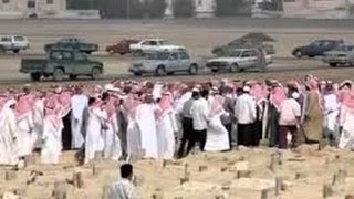 مقبرة في السعودية عمرها اكثر من 20 عاما شاهدوا  ماذا وجدوا فيها؟؟