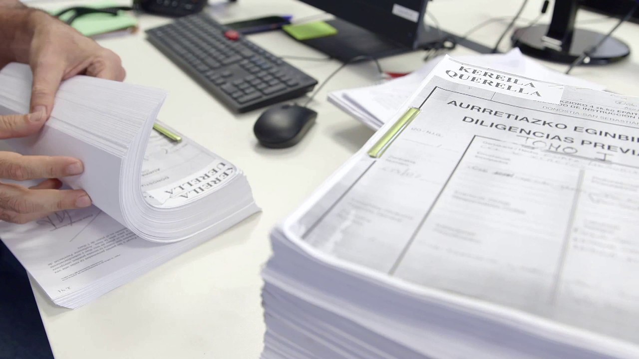 La fiscalía exige la retirada de los vídeos pornográficos de Kote Cabezudo