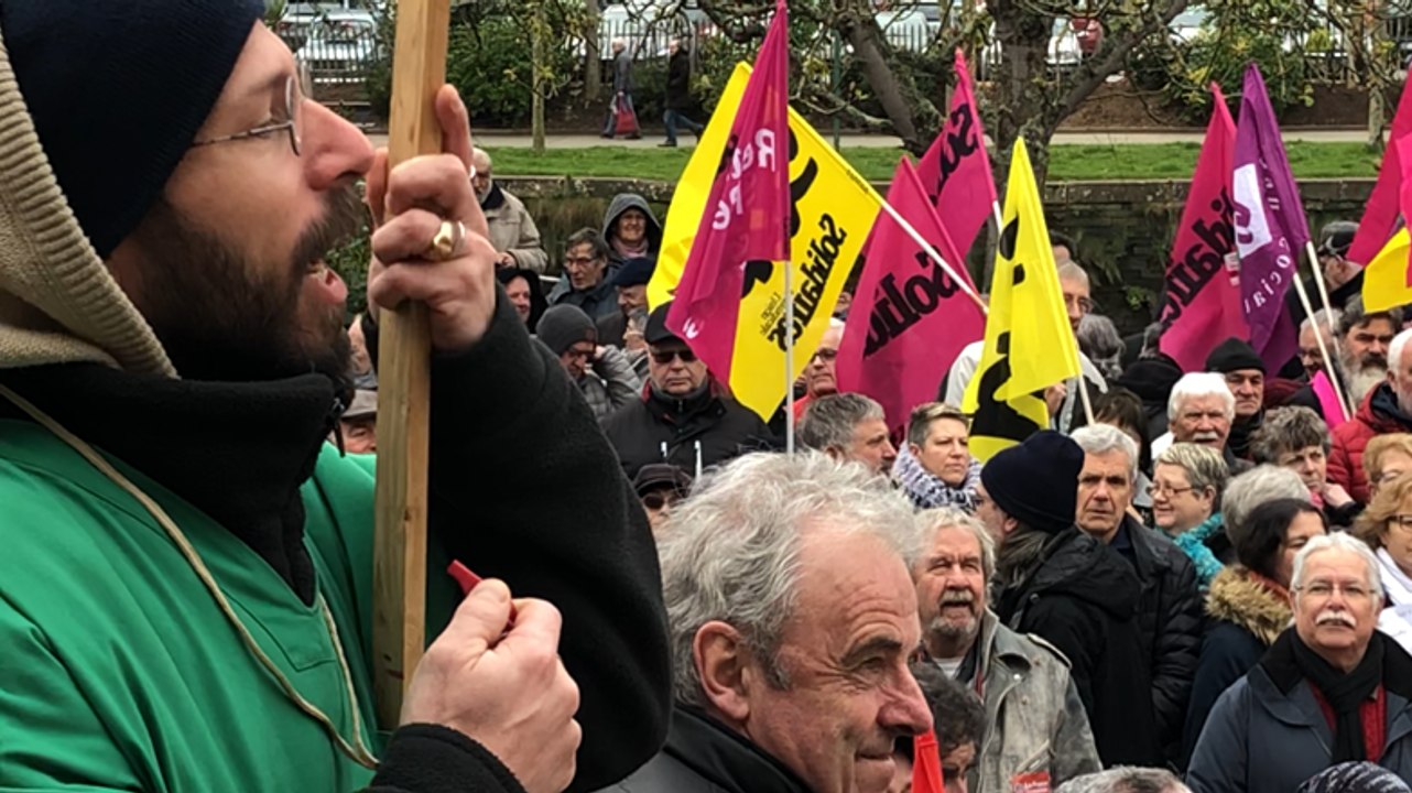 1 200 manifestants pour les services publics