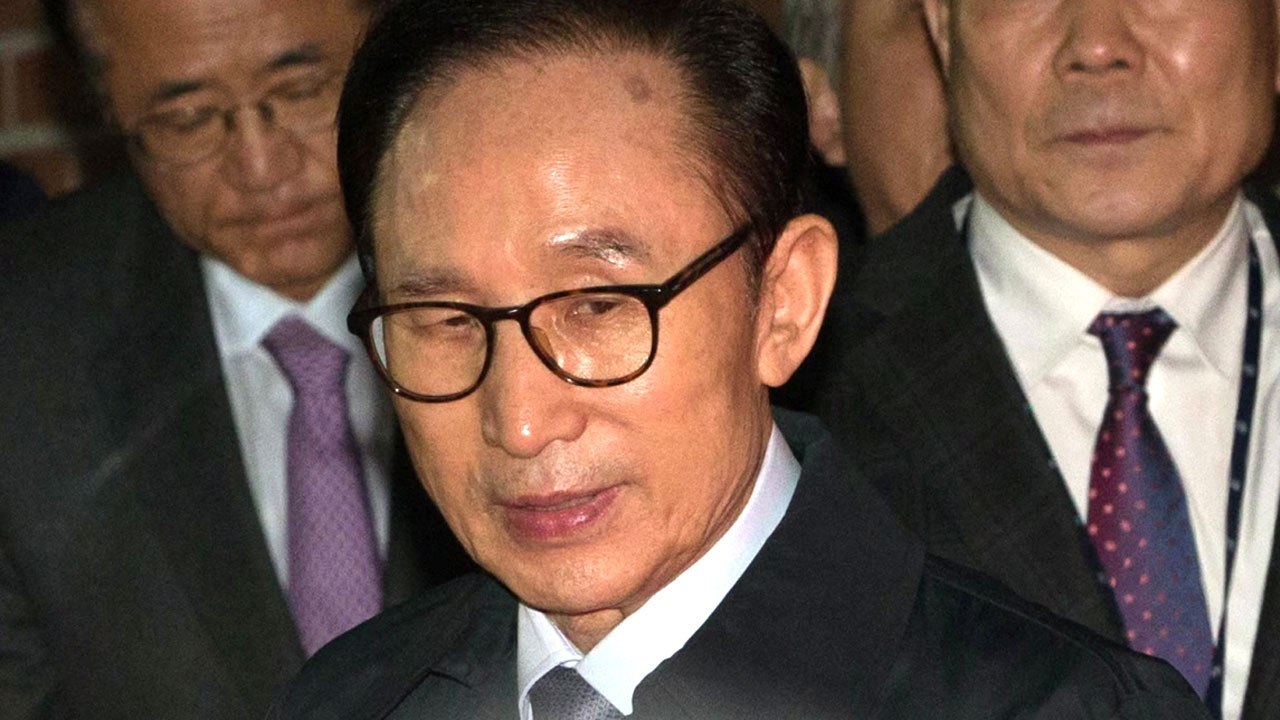 이명박 전 대통령 구속...헌정 사상 네 번째 / YTN