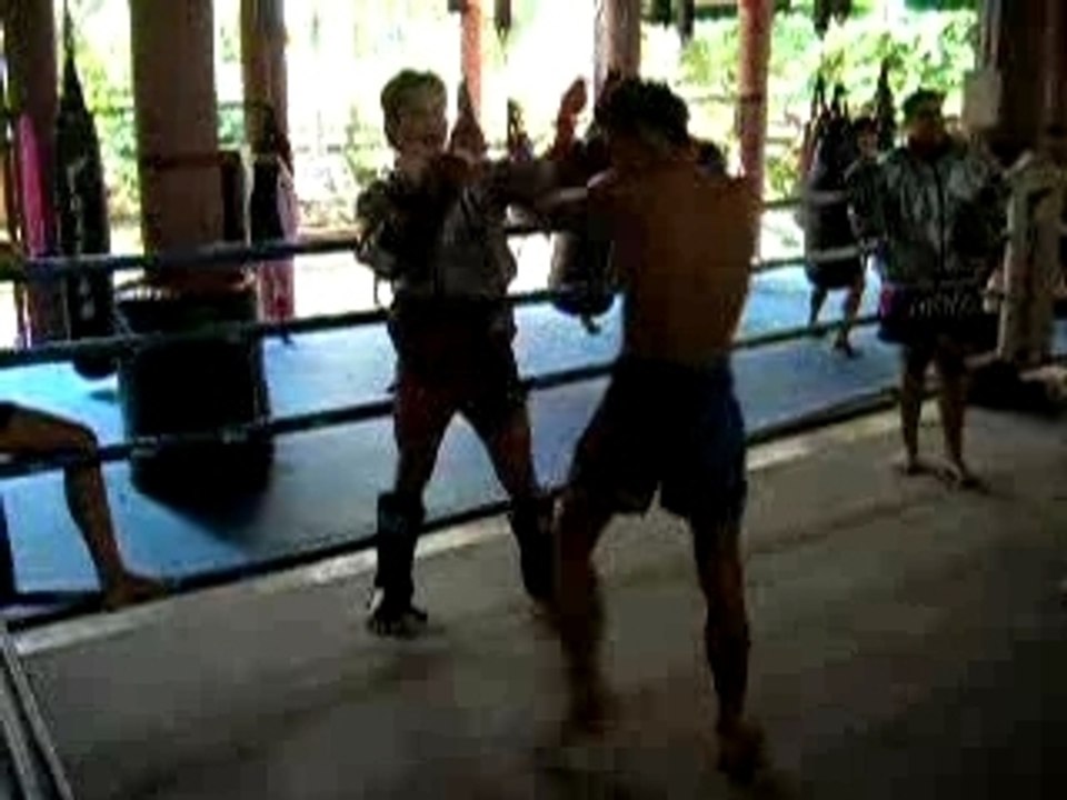 Un jeune thai de 16 ans.....