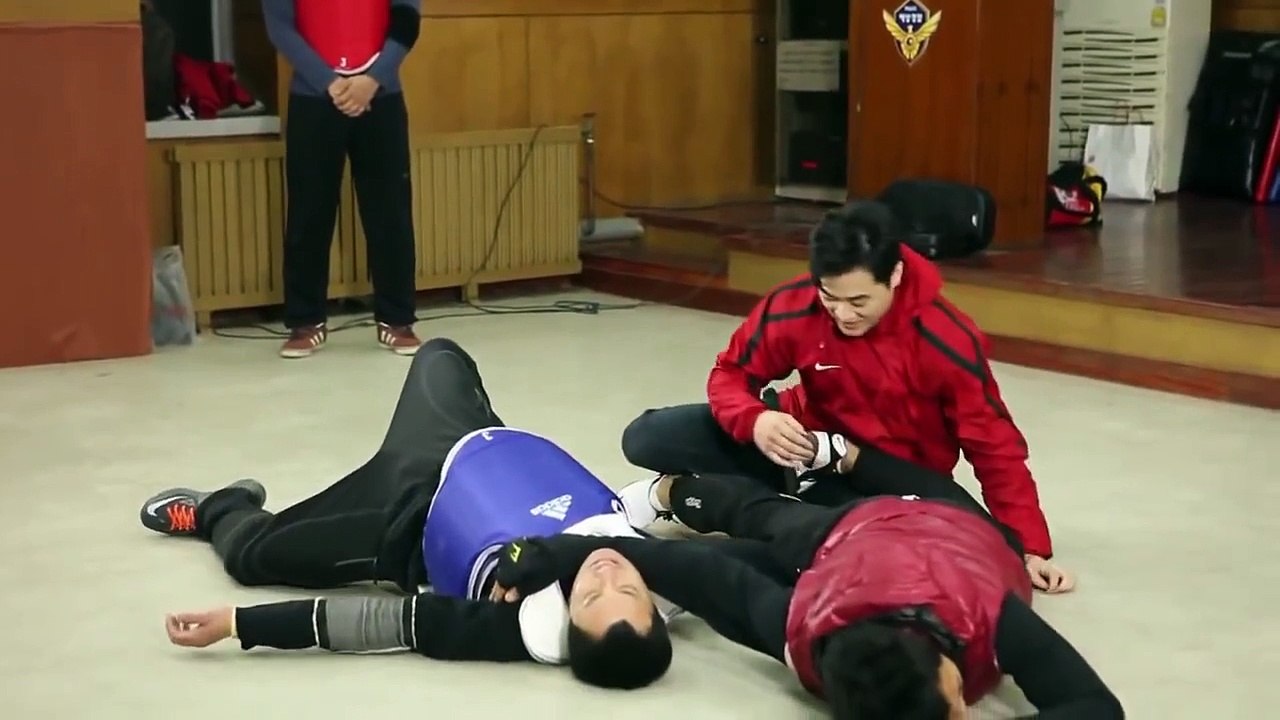 Ce professeur d'arts martiaux peux vous neutraliser en 1 coup