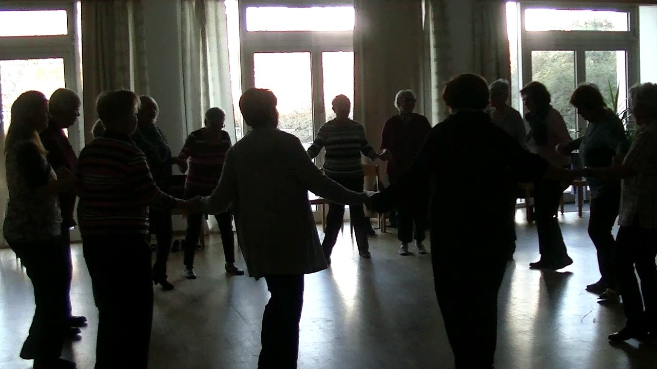 TANZEN AB DER LEBENSMITTE - so aktiv sind FloridsdorferInnen